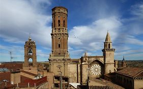 Los Claveles